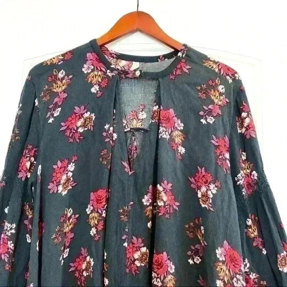 🌈 6/$60, Free People Swing Top, Dark Teal, Flowers, Pockets, Medium - Picture 3 of 6